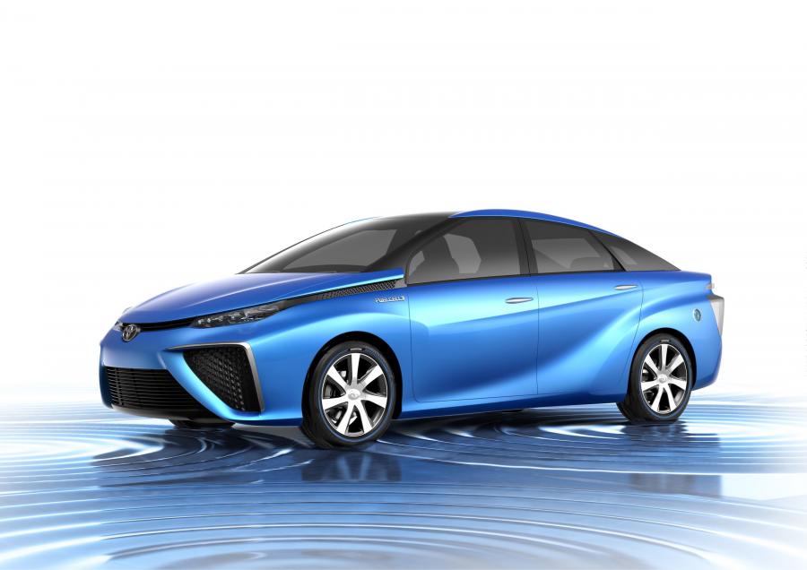  Toyota FCV Concept 2013 года  (фото 2 из 14)